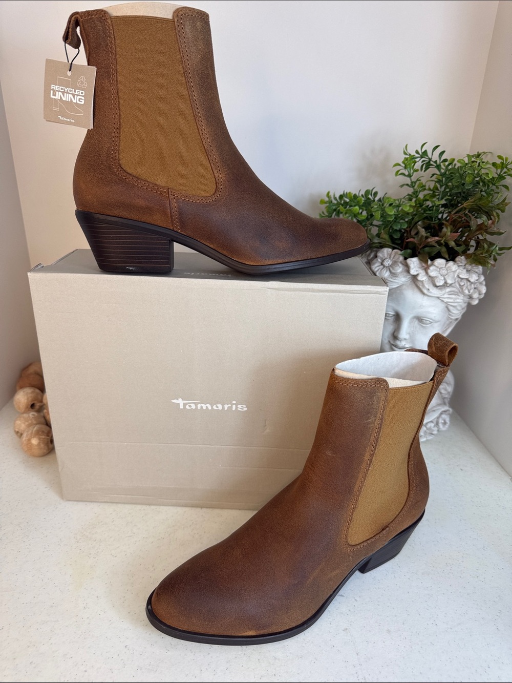 Tamaris Women's Modern Chelsea Boot Cognac Size 39/ 8.5